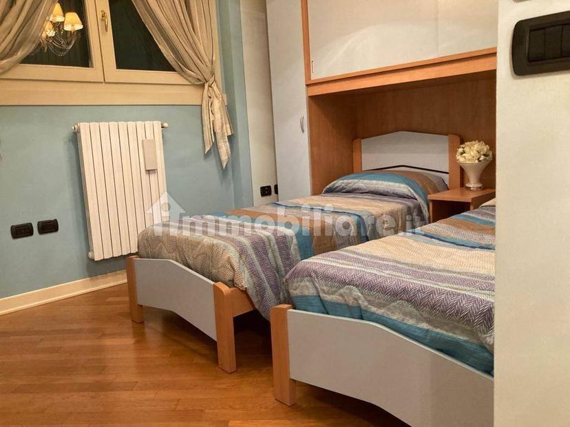 Quadrilocale via Xxv Aprile 20, Centro, Sirmione — foto 17 di 18
