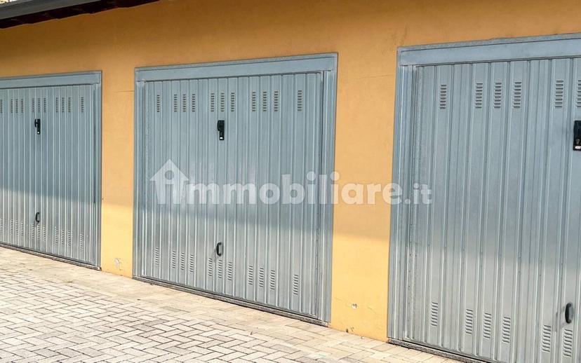 Trilocale via Oleggio Castello 17, Arona — foto 10 di 29