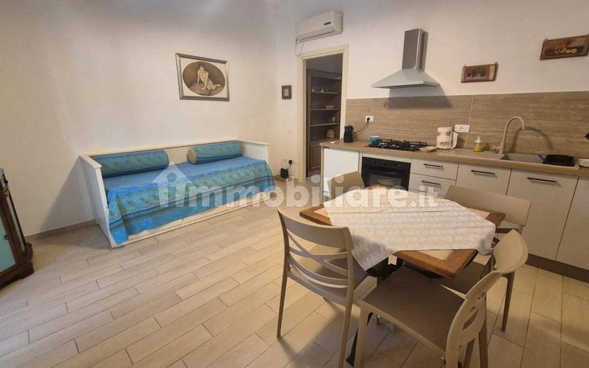 Bilocale ottimo stato, piano terra, Centro, Piombino