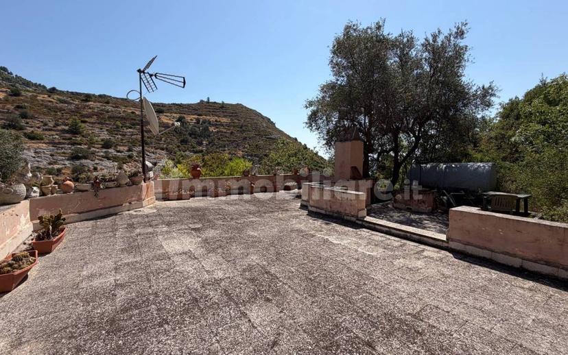 Casale via Vigne Antiche, Monte Sant'Angelo — foto 9 di 14