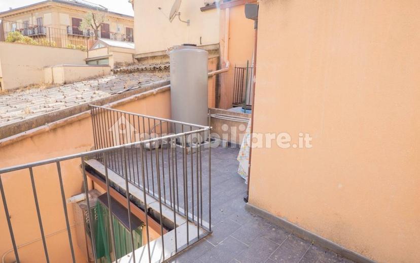 Stanza singola via Gigino Gattuso 87, Caltanissetta — foto 8 di 11