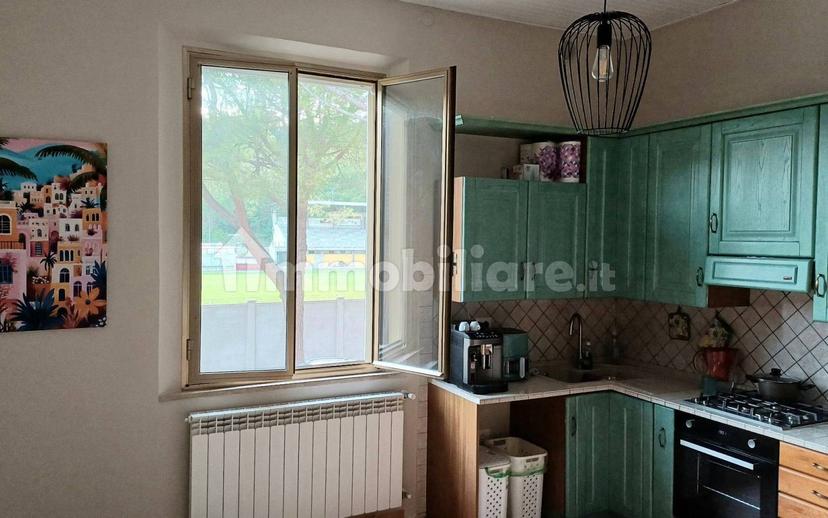 Trilocale viale Martiri della Libertà 41, Centro, Pergola — foto 11 di 12