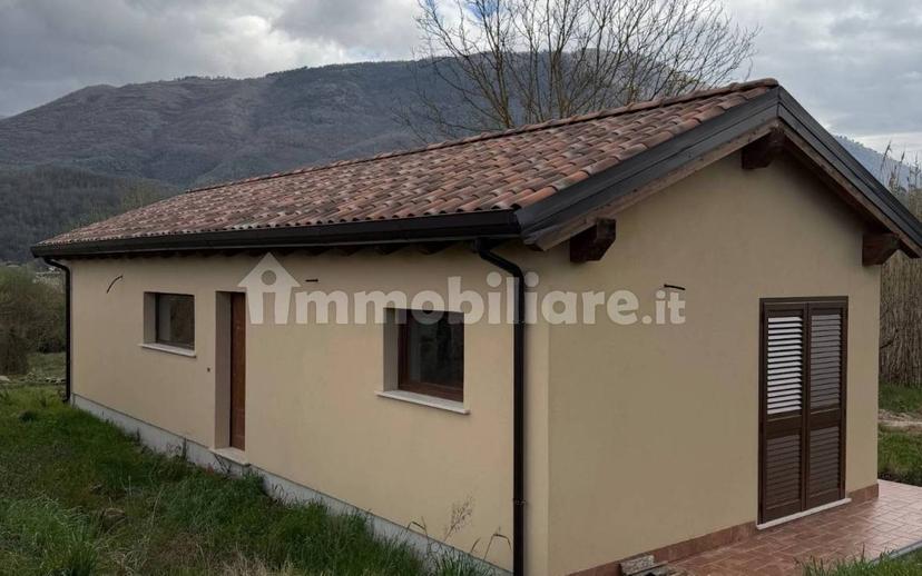 Villa unifamiliare Strada Comunale Colle Iaruscio, Centro, Posta Fibreno — foto 2 di 6
