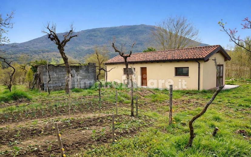 Villa unifamiliare Strada Comunale Colle Iaruscio, Centro, Posta Fibreno