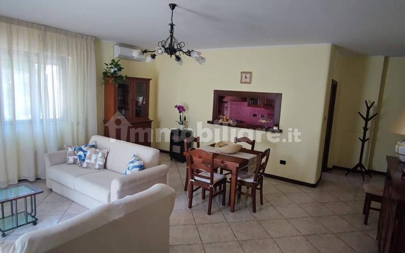 Bilocale buono stato, piano rialzato, Campi Salentina