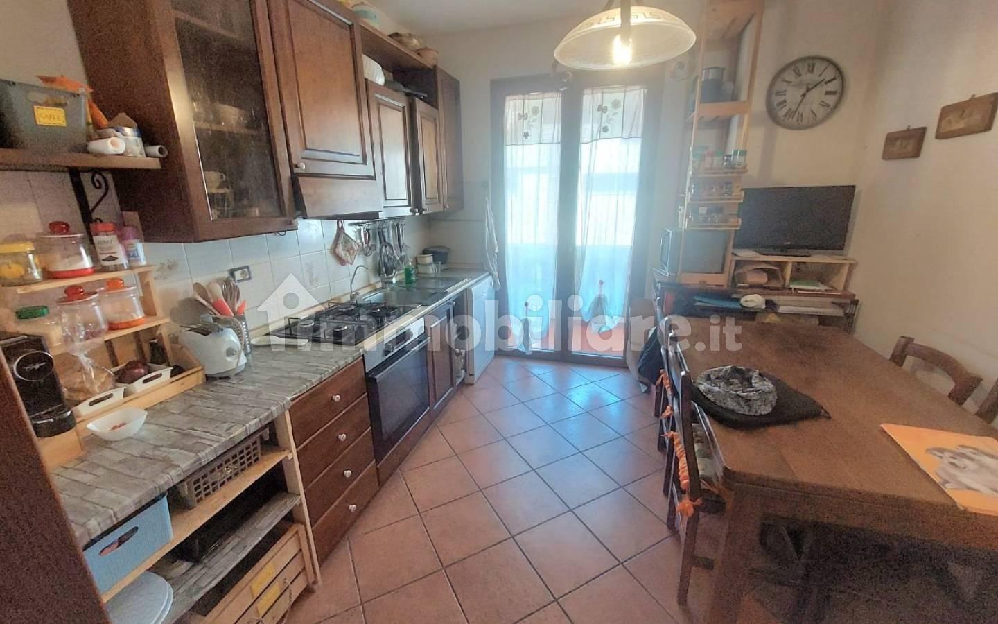 Quadrilocale buono stato, su più livelli, Faella, Castelfranco Piandisco