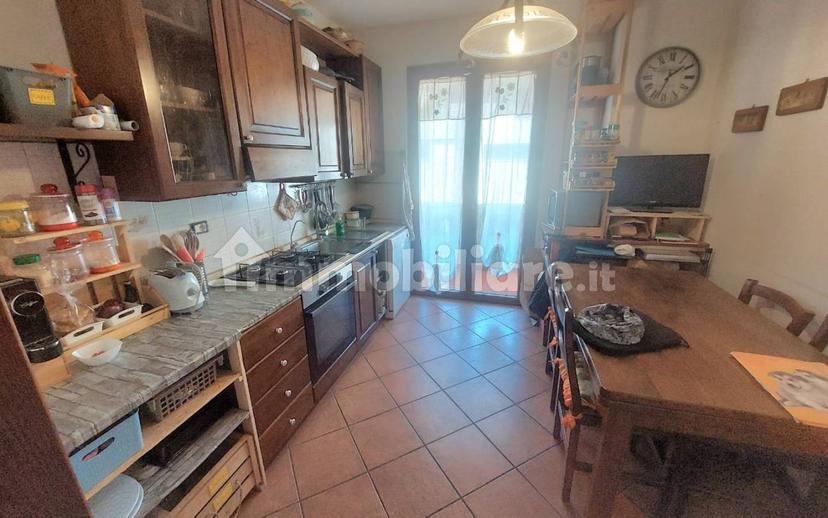 Quadrilocale buono stato, su più livelli, Faella, Castelfranco Piandisco
