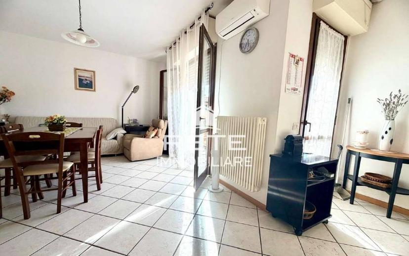 Bilocale buono stato, secondo piano, Viserbella, Rimini