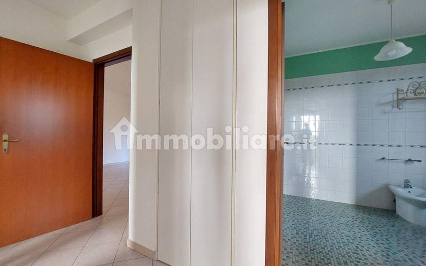 Trilocale via Arrigo Boito, Centro, Gualtieri — foto 12 di 21