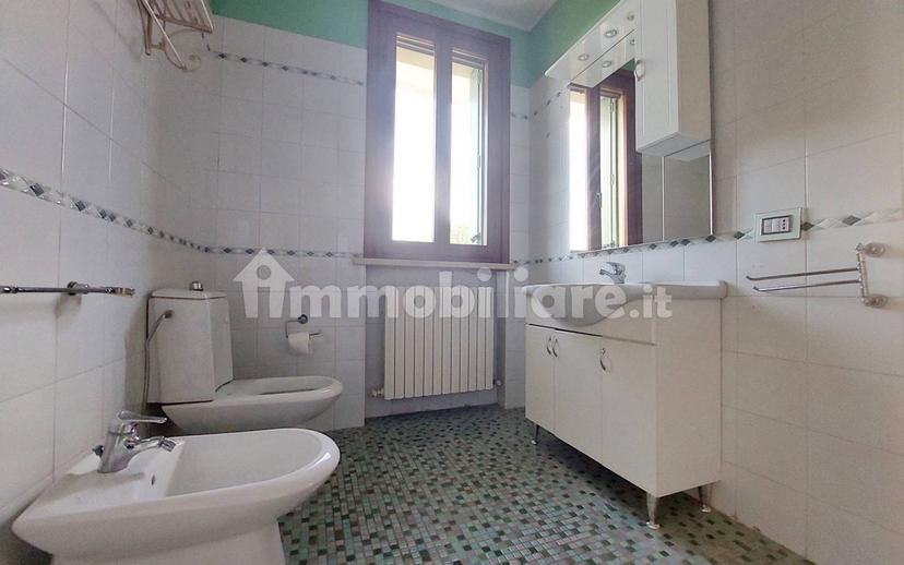 Trilocale via Arrigo Boito, Centro, Gualtieri — foto 8 di 21