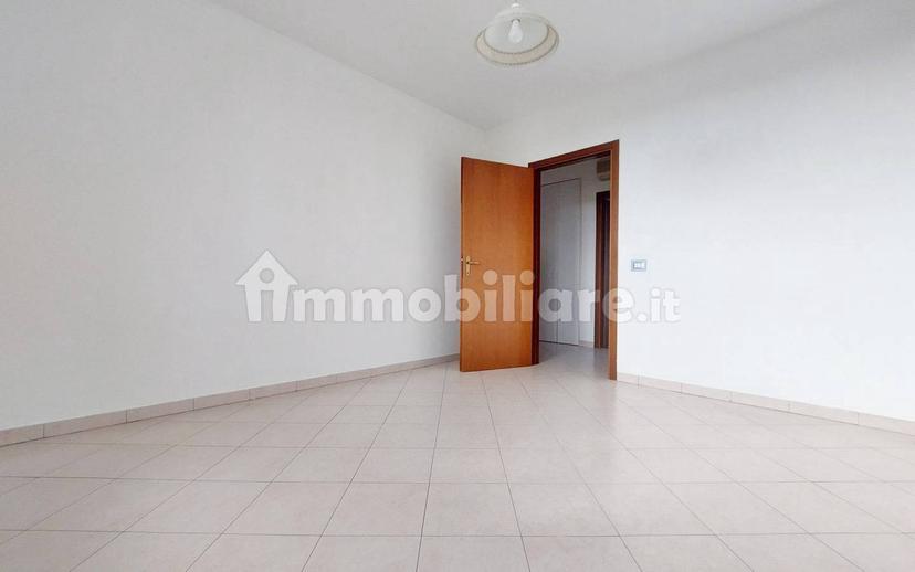 Trilocale via Arrigo Boito, Centro, Gualtieri — foto 14 di 21