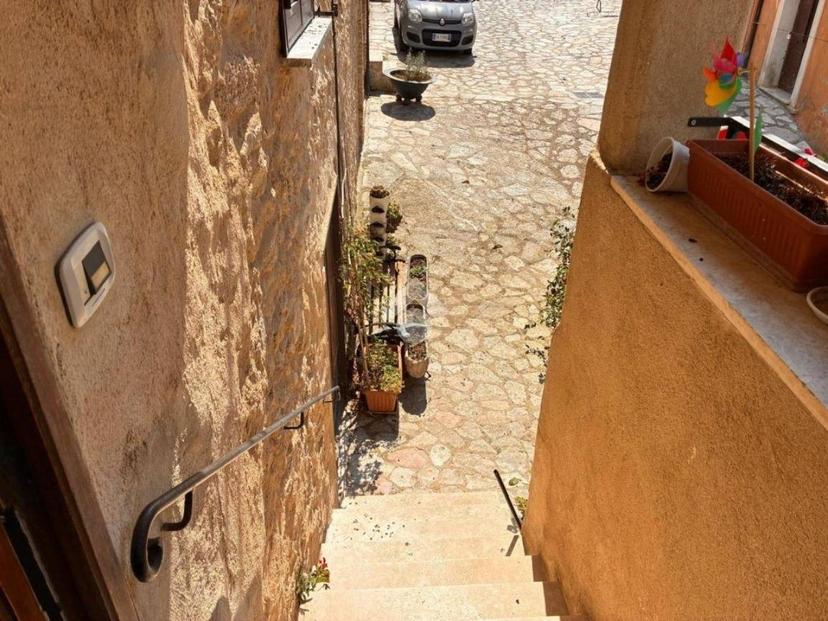 Trilocale piazza garibaldi, Centro, Selci — foto 22 di 25