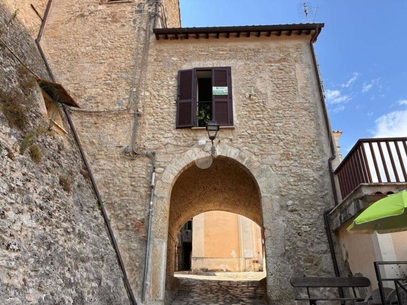 Trilocale piazza garibaldi, Centro, Selci — foto 9 di 25