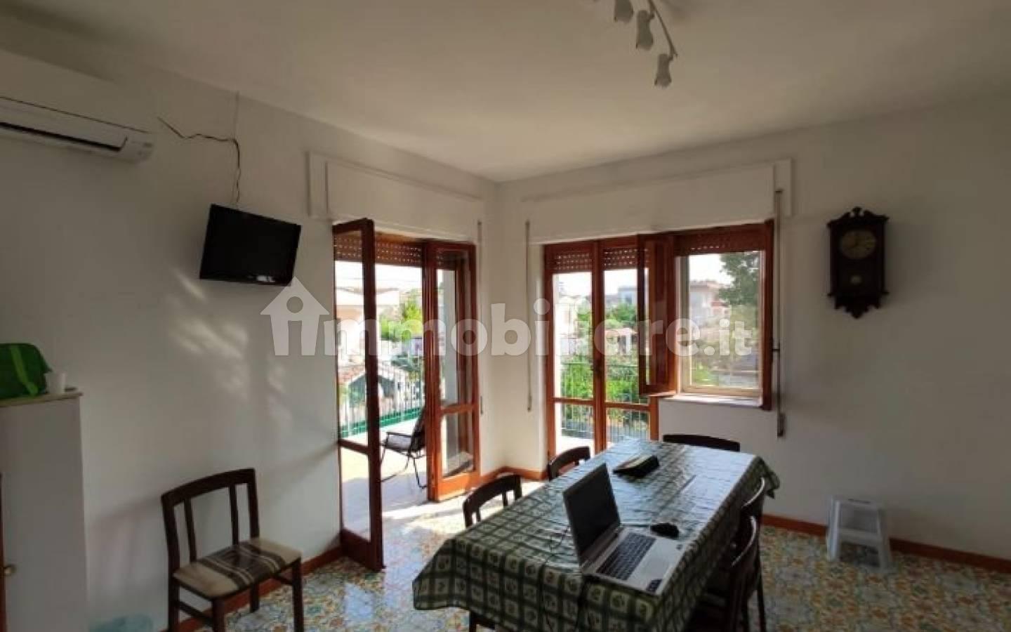 Villa bifamiliare viale Vincenzo Vela 18, Bagnara Destra Volturno, Castel Volturno