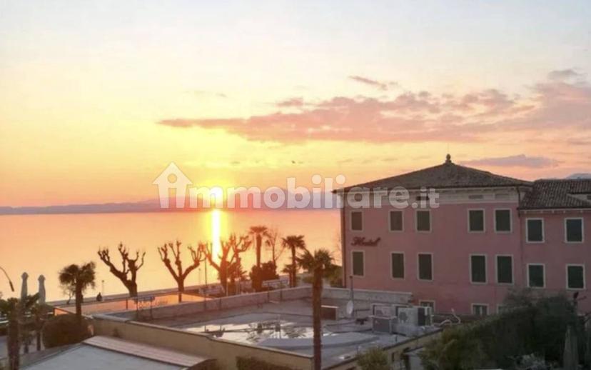Attico piazza Catullo 5, Centro, Bardolino — foto 5 di 8