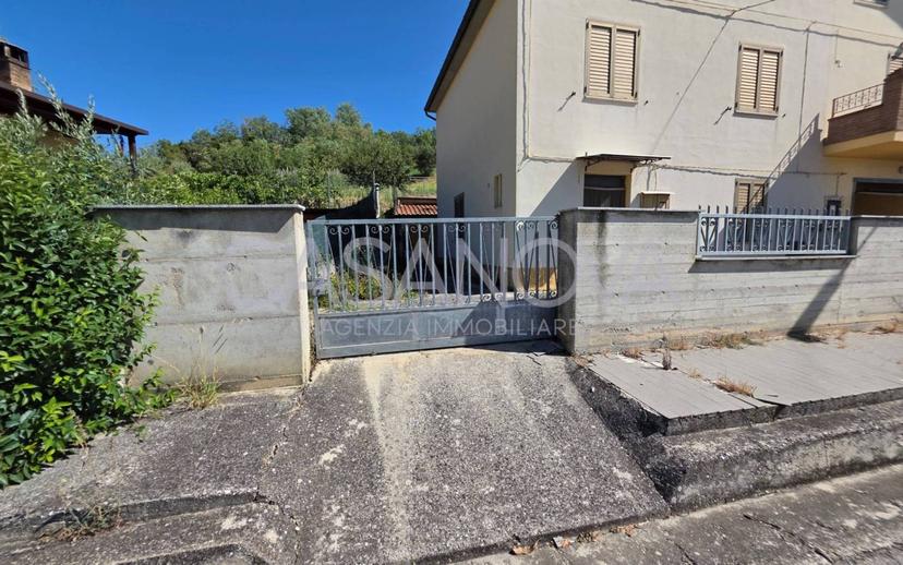 Villa bifamiliare, da ristrutturare, 63 m², Penna Sant'Andrea — foto 9 di 17