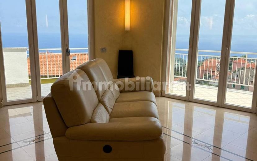 Appartamento via alla Croce, Castagnabuona, Varazze
