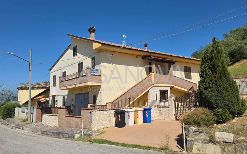 Villa bifamiliare, buono stato, 161 m², Penna Sant'Andrea — foto 6 di 38
