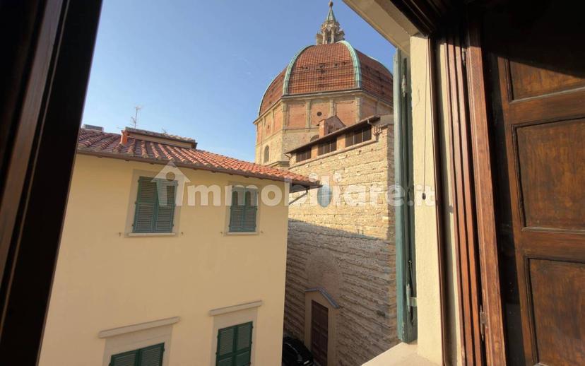 Trilocale via della Madonna, Piazza della Sala, Pistoia