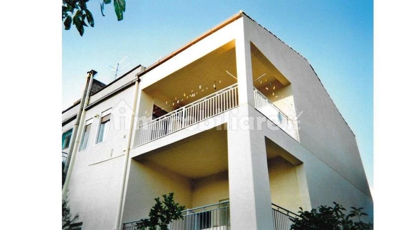 Villa bifamiliare via Stazzone 23, Caltanissetta — foto 3 di 5