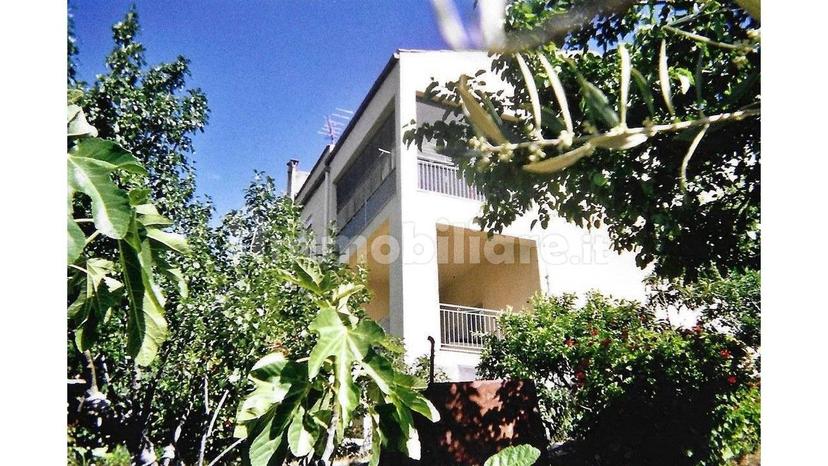 Villa bifamiliare via Stazzone 23, Caltanissetta — foto 4 di 5