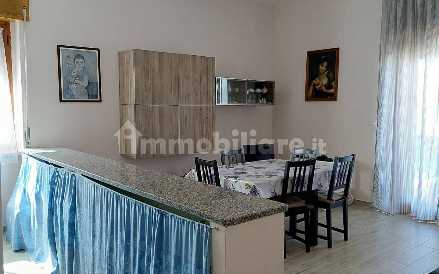 Trilocale viale Uria 46, Foce Varano, Ischitella