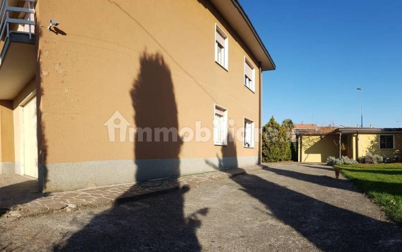 Villa bifamiliare via Enrico Toti, Cirimido — foto 2 di 10