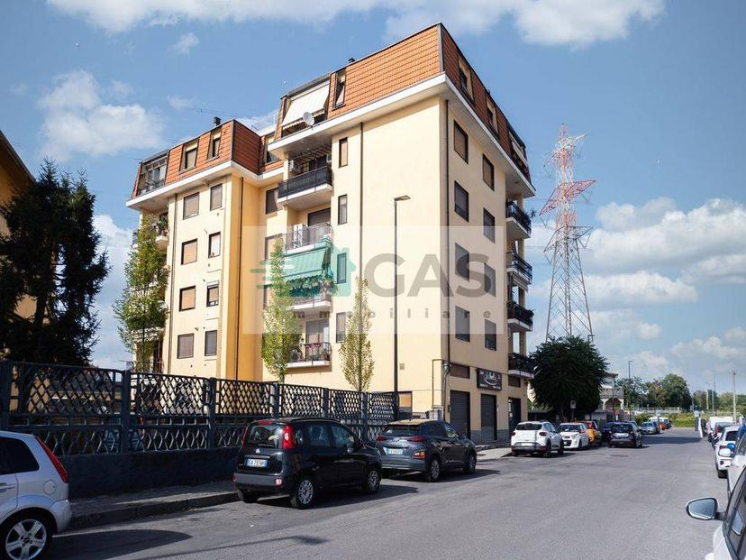 Trilocale via 2 Giugno, Centro, Limbiate — foto 9 di 33