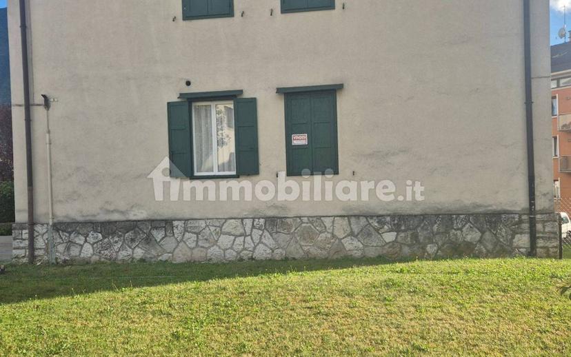 Trilocale viale Monte Grappa 35, Centro, Feltre — foto 3 di 15