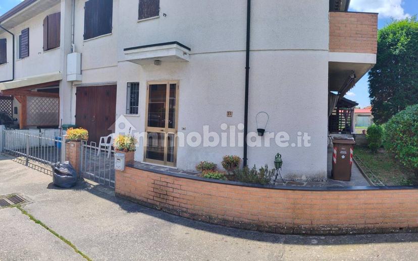 Villa a schiera via Giuseppe Mazzini 25, Centro, Poggio Rusco — foto 2 di 17