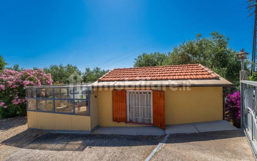 Villa unifamiliare, buono stato, 24 m², Centro, Cipressa — foto 12 di 30