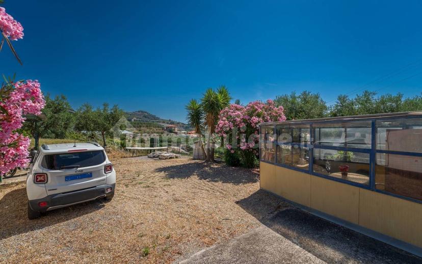 Villa unifamiliare, buono stato, 24 m², Centro, Cipressa — foto 5 di 30