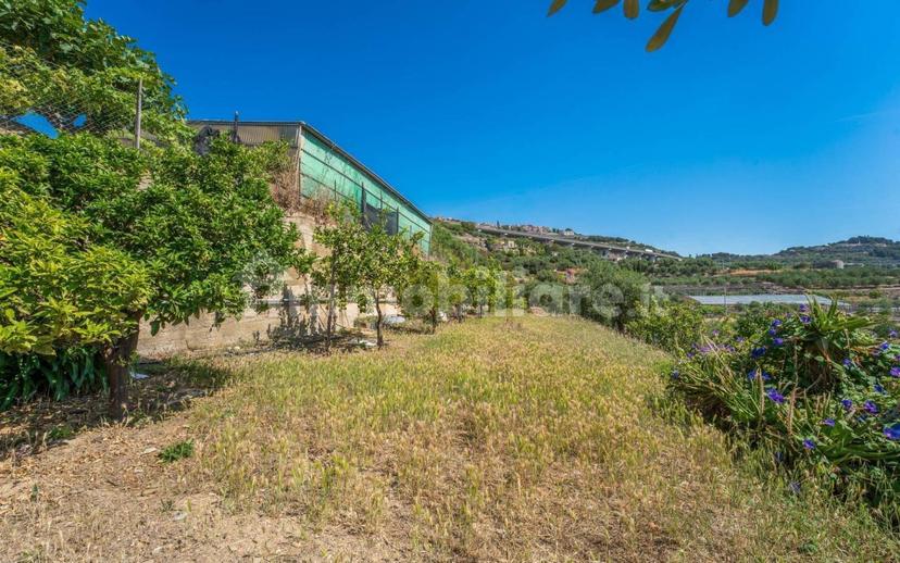 Villa unifamiliare, buono stato, 24 m², Centro, Cipressa — foto 2 di 30