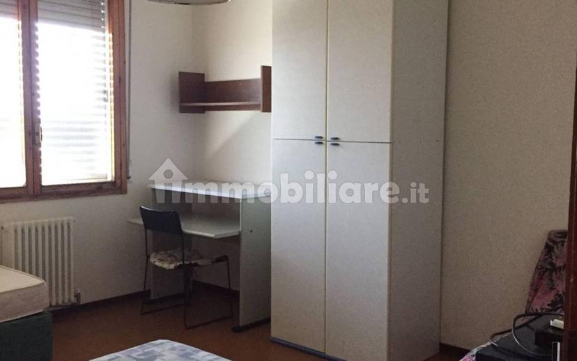 Stanza in affitto in appartamento via Papa Giovanni, Reggio Emilia — foto 12 di 13