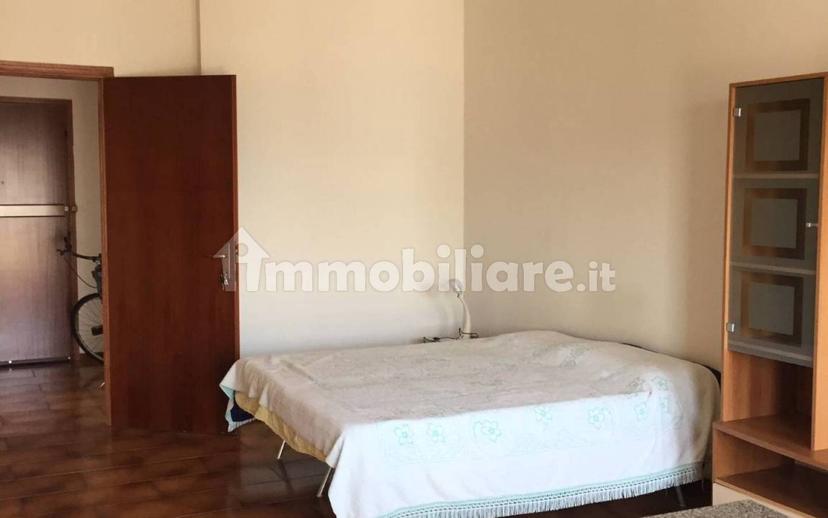 Stanza in affitto in appartamento via Papa Giovanni, Reggio Emilia — foto 2 di 13