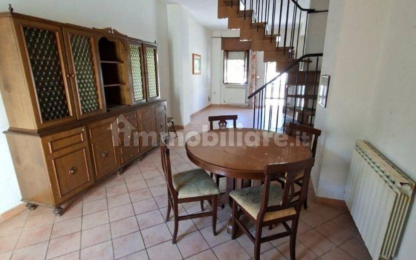 Villa a schiera via degli Alpini 20, Centro, Avezzano