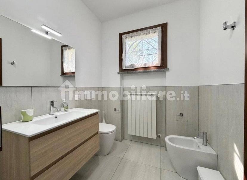 Trilocale via Bell'Italia 58, Centro, Peschiera del Garda — foto 2 di 5