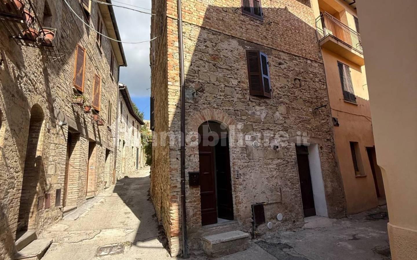 Terratetto unifamiliare via San Niccolò 1, Centro, Bevagna
