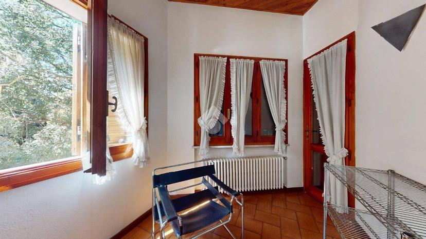 Villa bifamiliare via IV Novembre 15, Cento Paese, Cento — foto 3 di 44