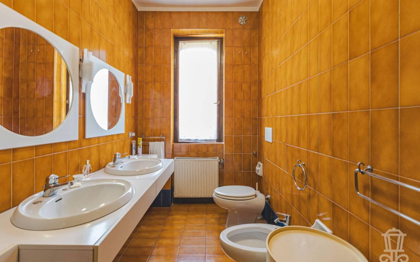 Villa unifamiliare, da ristrutturare, 531 m², Basovizza - Trebiciano, Trieste
