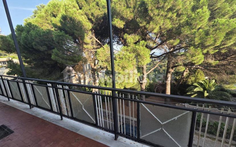 Quadrilocale da ristrutturare, secondo piano, Pentone — foto 12 di 13