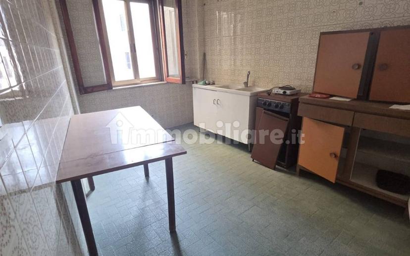 Quadrilocale da ristrutturare, secondo piano, Pentone — foto 6 di 13