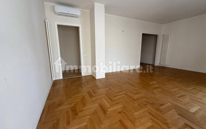 Quadrilocale via Giuseppe Jappelli 36, Centro, Abano Terme — foto 7 di 31
