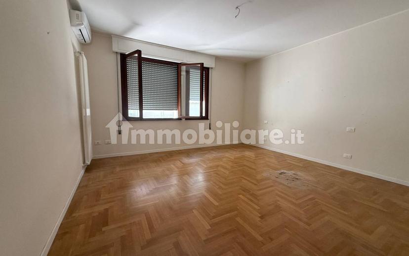 Quadrilocale via Giuseppe Jappelli 36, Centro, Abano Terme — foto 20 di 31