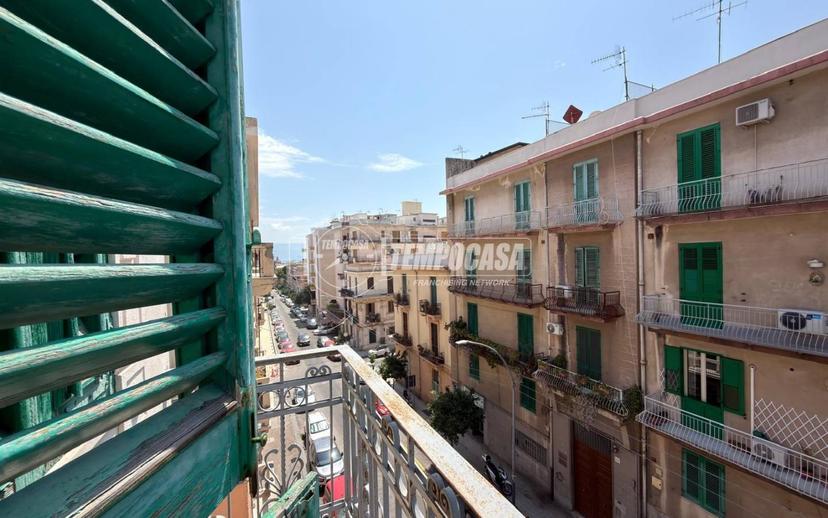 Appartamento buono stato, secondo piano, Centro Storico, Messina