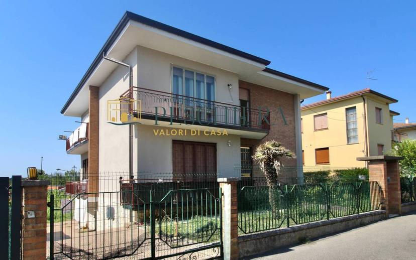 Appartamento via Tintoretto 10, Centro, Peschiera del Garda — foto 4 di 12