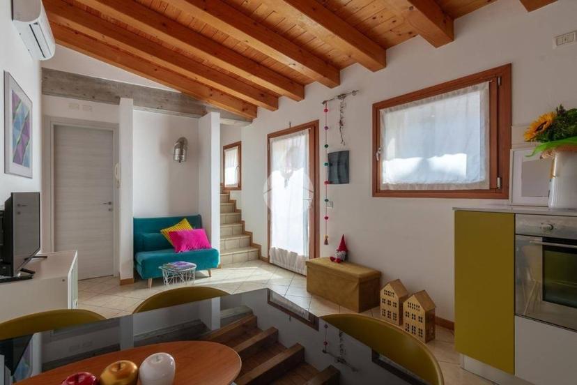 Casa colonica via Paverno, Marano di Valpolicella — foto 25 di 33