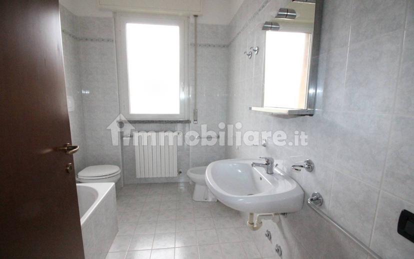 Trilocale via Raimondi 5, Centro, San Fermo della Battaglia — foto 29 di 40