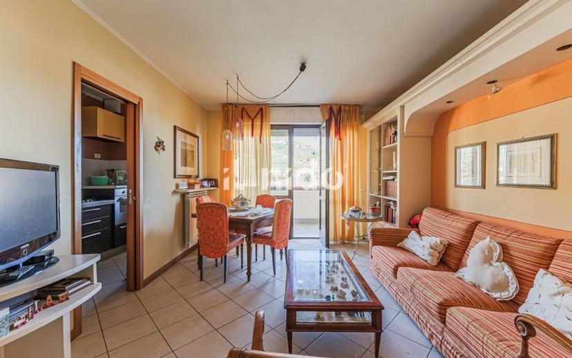 Quadrilocale viale Giuseppe Garibaldi, Centro, Pescia — foto 32 di 36