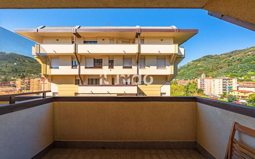 Quadrilocale viale Giuseppe Garibaldi, Centro, Pescia — foto 23 di 36